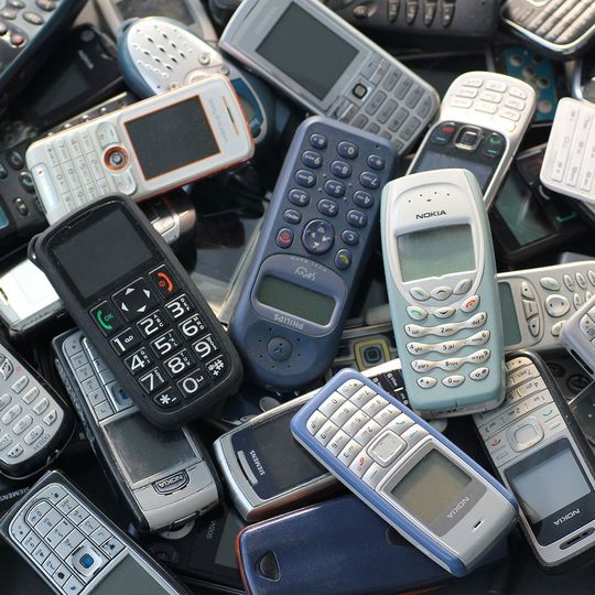 Téléphones portables complets sans batterie (pas de téléphones sans fil normaux)